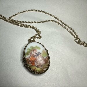 Vtg Mary Chess Fragonard Couple Creme Solid Perfume Compact Pendant Necklace